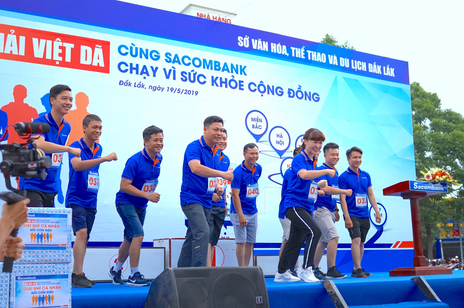 Giải Việt dã “Cùng Sacombank chạy vì sức khoẻ cộng đồng” tỉnh Đắk Lắk năm 2019